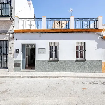 Holiday home Casa A 5 Min De Sevilla Con Piscina Camas