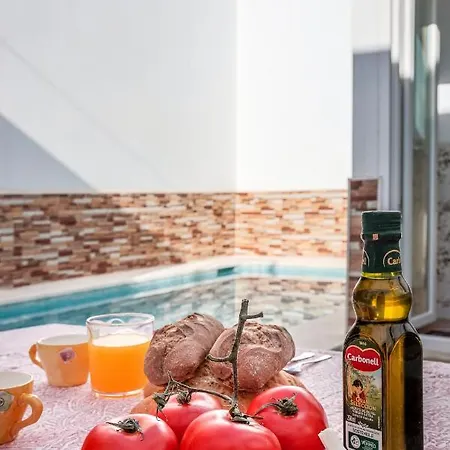 Casa A 5 Min De Sevilla Con Piscina Holiday home Camas