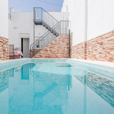 Holiday home Casa A 5 Min De Sevilla Con Piscina Camas