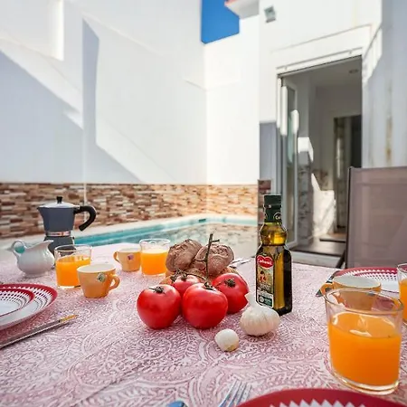 Casa A 5 Min De Sevilla Com Piscina Сasa de vacaciones Camas